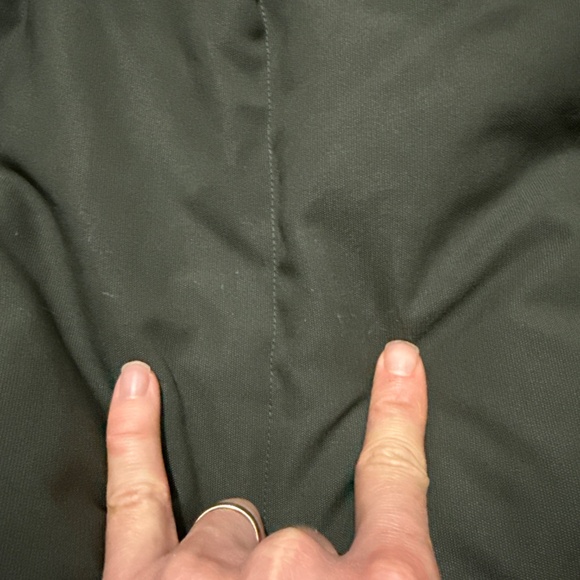 Lululemon olive green down puffer NWT but tiny flaws read! - Picture 6 of 14